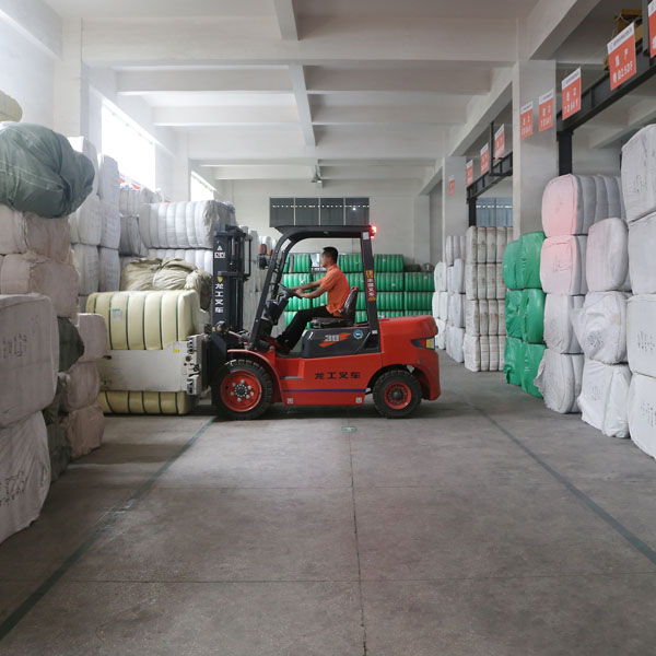 廣東針刺無紡布廠-對待客戶認(rèn)真負(fù)責(zé)