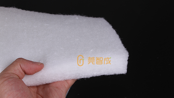 塑造良好的睡眠環境，選擇軟硬適中的床墊硬質棉