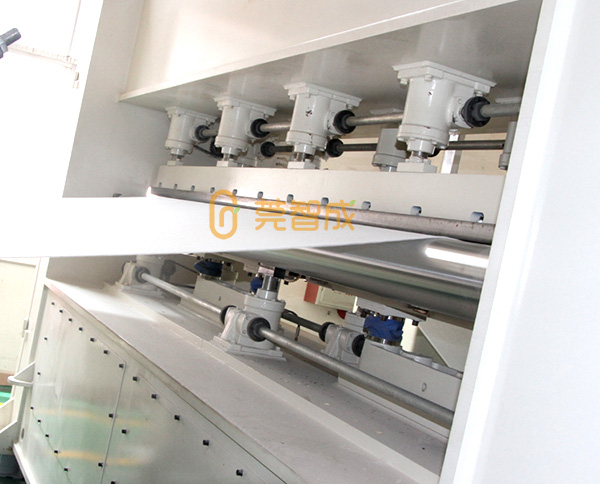 針刺無紡布設(shè)備針刺機(jī)