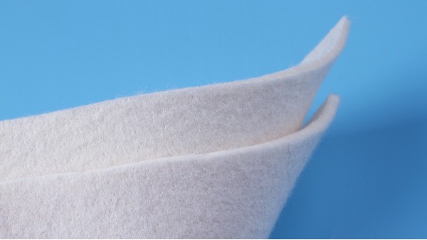 一塊“抹布”驚動全球電池圈，德國百年老廠讓儲能壽命翻倍的秘密