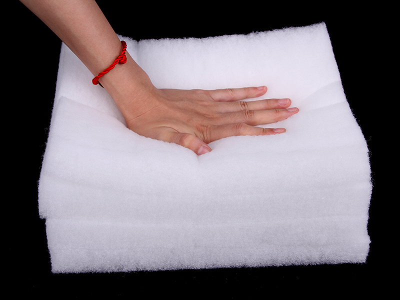 產品密度高，回彈性好，用手按壓松開后限速回彈