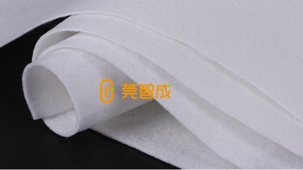 滌綸針刺無紡布在汽車頂棚的應(yīng)用